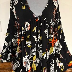 Free People women’s floral v-neck baby doll style blouse size medium